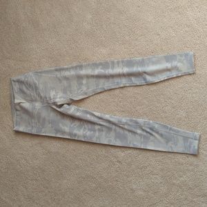 Wunder Under High Rise Tight 28" Luxtreme Size 6